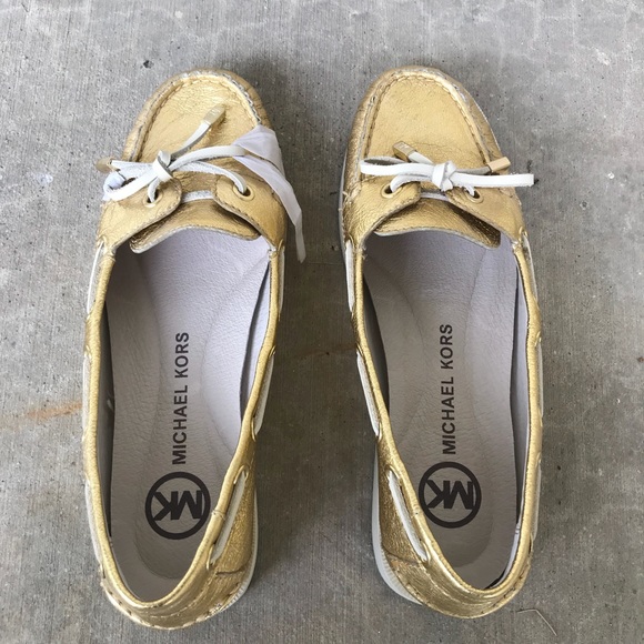 NWOB Michael Kors Blair Gold Leather Boat Shoe - Picture 5 of 7